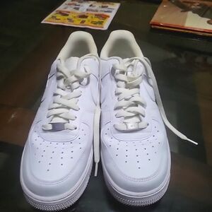 Nike Air Force One Like New Low '07 Triple White CW2288-111 Mens Size 10.5